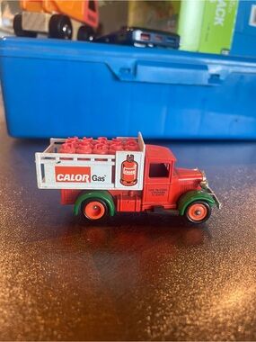 LLedo Days Gone DG20010 1934 Ford Stake Truck Calor Gas Heaters Cookers & Lights